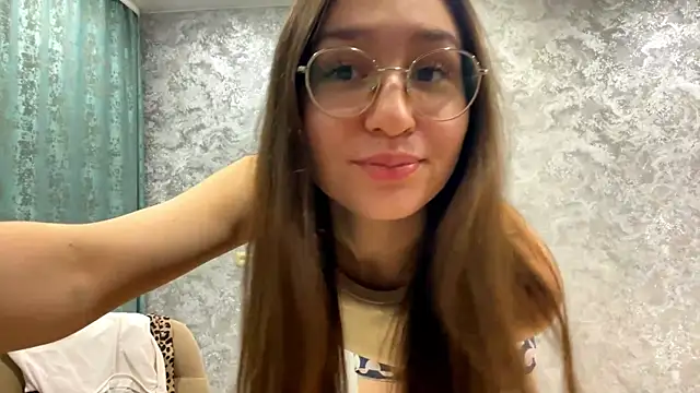 Snapshot of SofiYong chatting on November 14, 1:10 pm SofiYong online show from November 14, 1:10 pm