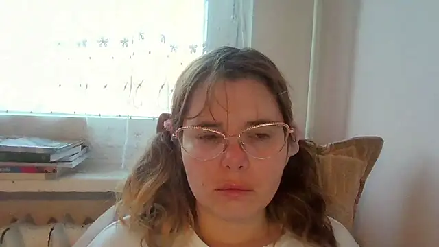 Snapshot of HornyElena chatting on December 14, 2:22 pm HornyElena online show from December 14, 2:22 pm