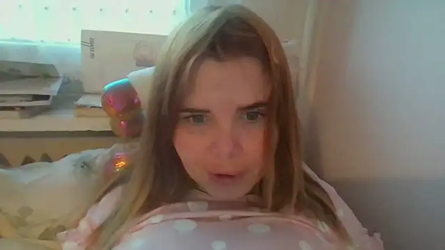 HornyElena online show from December 18, 2:34 pm