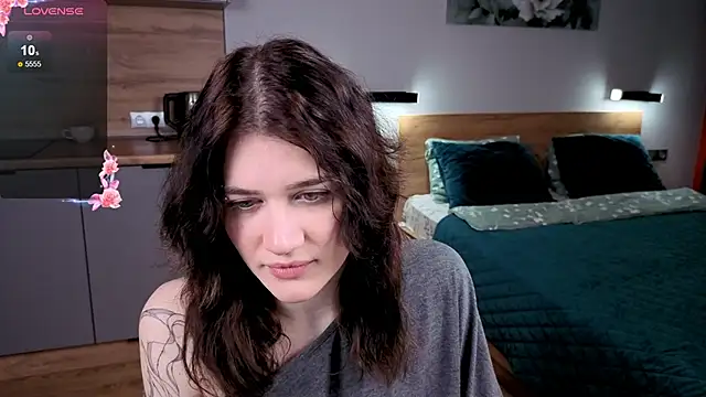 Snapshot of eshleeygreen chatting on November 21, 2:05 pm eshleeygreen online show from November 21, 2:05 pm