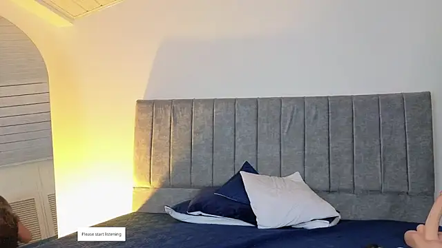 CurvyRosse  online show from January 7, 11:45 am