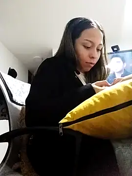 LuluuBerry online show from December 19, 11:56 pm