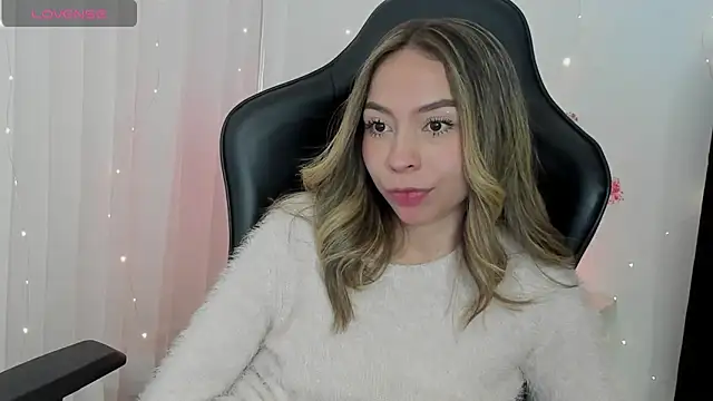 LuluuBerry online show from January 18, 7:50 pm