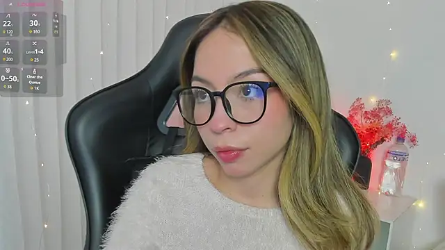 LuluuBerry online show from February 2, 8:18 pm