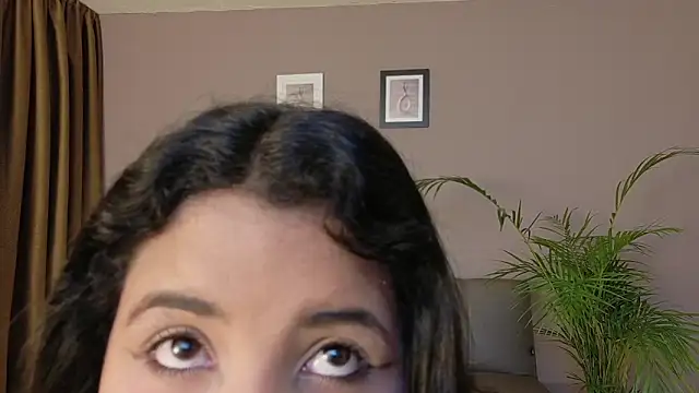 Snapshot of Amazonas_x chatting on November 14, 11:42 am Amazonas x online show from November 14, 11:42 am