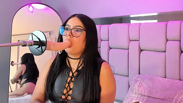 Amy whittee online show from December 5, 7:21 pm