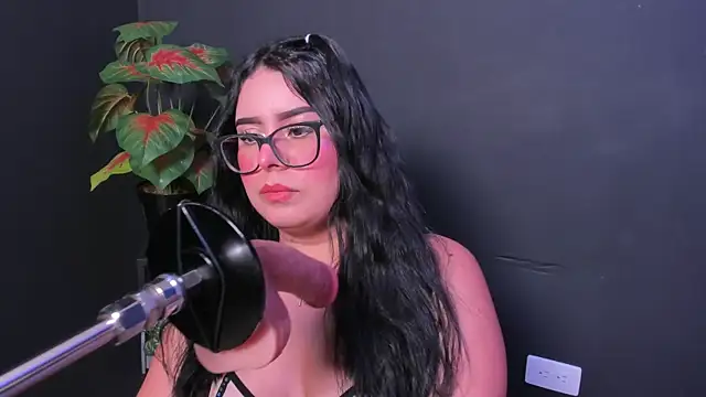 Amy whittee online show from July 6, 3:58 am