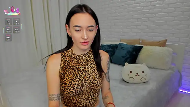 Snapshot of Megan_Cuddly chatting on November 14, 9:13 pm Megan Cuddly online show from November 14, 9:13 pm