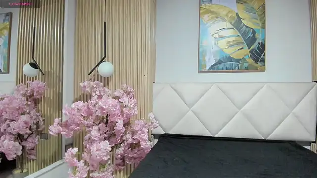 Snapshot of karo_linee1 chatting on February 21, 12:06 pm karo linee1 online show from February 21, 12:06 pm