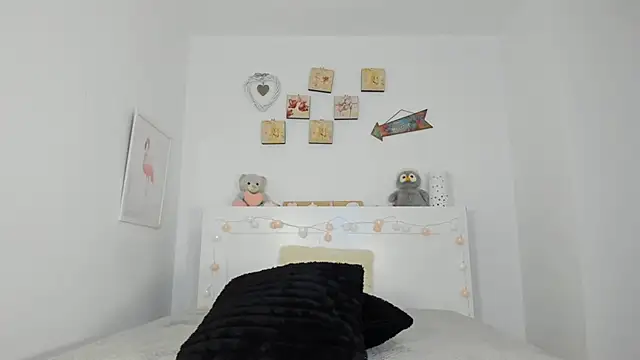 Snapshot of Blueee_diamond chatting on November 22, 6:01 am Blueee diamond online show from November 22, 6:01 am