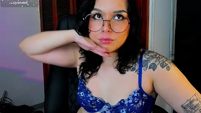 Snapshot of Dubraska_Rubio chatting on April 2, 4:43 am Dubraska Rubio online show from April 2, 4:43 am
