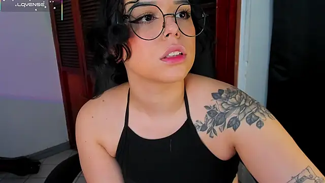 Snapshot of Dubraska_Rubio chatting on April 4, 3:38 am Dubraska Rubio online show from April 4, 3:38 am