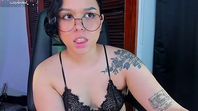 Snapshot of Dubraska_Rubio chatting on April 6, 2:53 am Dubraska Rubio online show from April 6, 2:53 am
