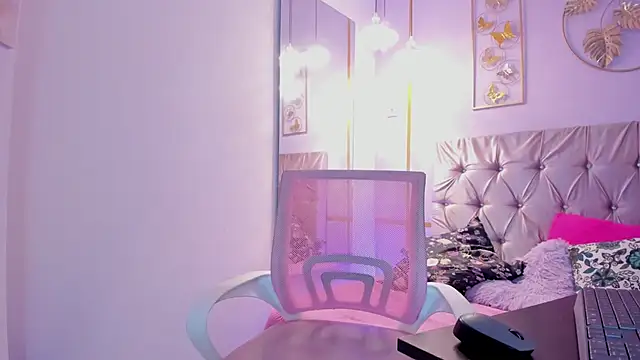 Snapshot of Sharktitiare_ chatting on November 14, 3:38 am Sharktitiare online show from November 14, 3:38 am