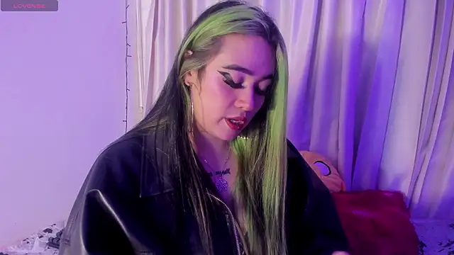 Lilith Zenith  online show from January 19, 3:43 am