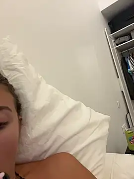 Snapshot of lounaaxangel chatting on November 13, 4:06 pm lounaaxangel online show from November 13, 4:06 pm