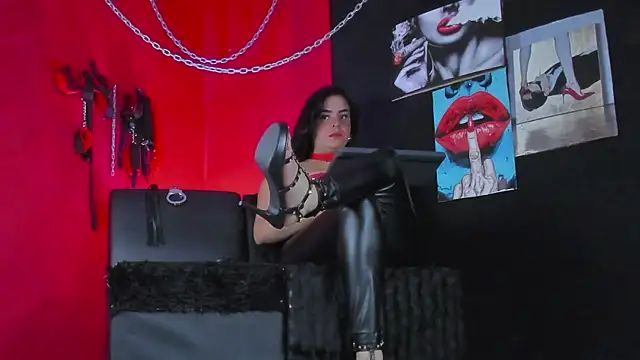 Snapshot of KatrinaStone chatting on November 19, 9:26 pm KatrinaStone online show from November 19, 9:26 pm