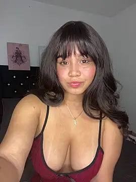 Snapshot of LoliitaBennett chatting on January 14, 5:57 am LoliitaBennett online show from January 14, 5:57 am