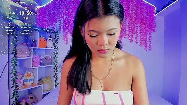 Snapshot of _hanna_sky chatting on November 10, 6:18 pm hanna sky online show from November 10, 6:18 pm