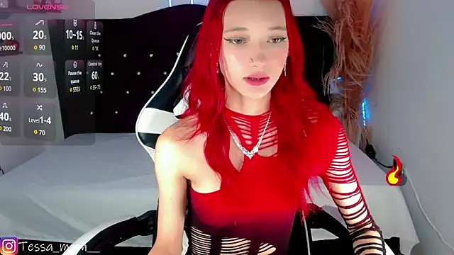 Snapshot of Tessa_Moon_ chatting on November 12, 9:03 pm Tessa Moon online show from November 12, 9:03 pm