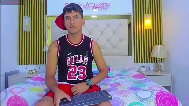 Snapshot of KEVIN_MCKINLEY chatting on November 10, 6:01 am KEVIN MCKINLEY online show from November 10, 6:01 am