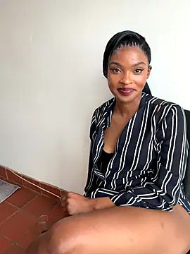 Snapshot of NiaLong21_ chatting on November 8, 3:56 pm NiaLong21 online show from November 8, 3:56 pm