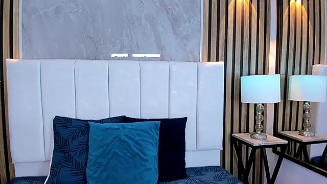 Snapshot of Carlotta_de_velour chatting on November 25, 1:05 am Carlotta de velour online show from November 25, 1:05 am