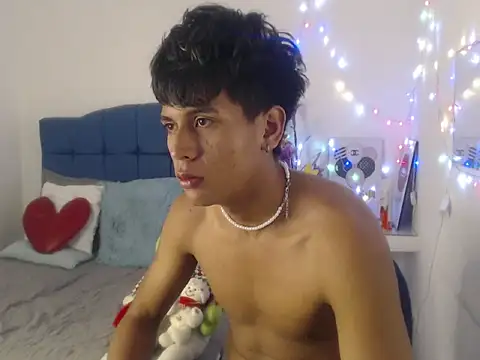 Snapshot of Valentino_Lane chatting on December 3, 1:20 pm Valentino Lane online show from December 3, 1:20 pm