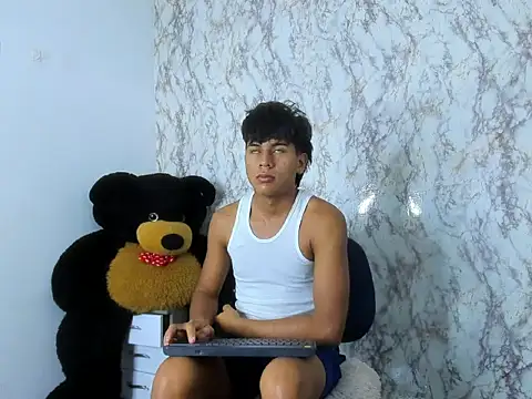 Valentino Lane online show from February 8, 5:55 am