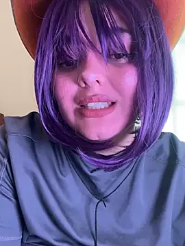 candicewest  online show from June 15, 6:54 pm