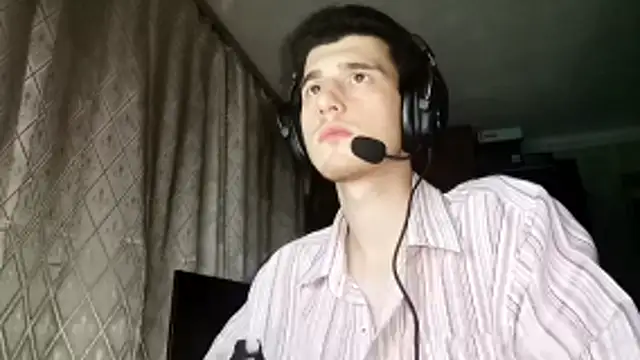 JamesLagerfeld online show from November 11, 1:38 am