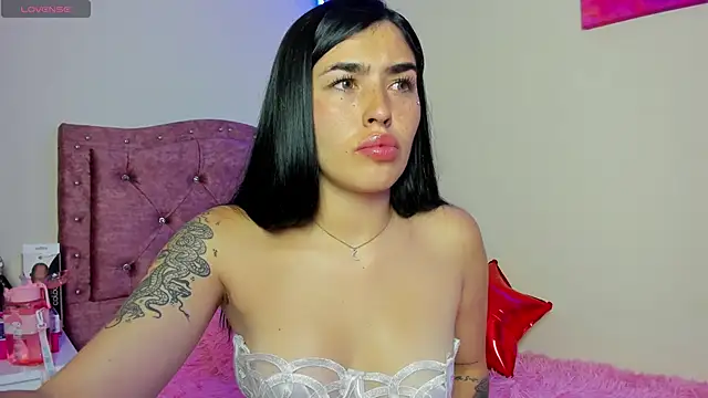 charlothe942 online show from February 12, 12:05 am