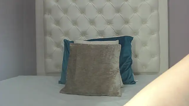 Snapshot of rossibaker chatting on November 27, 5:09 am rossibaker online show from November 27, 5:09 am