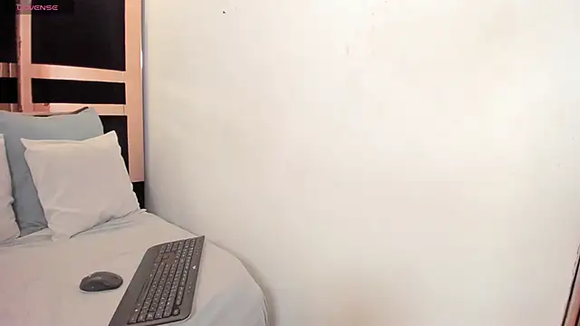 Snapshot of estrellanoctis chatting on December 14, 2:28 am estrellanoctis online show from December 14, 2:28 am