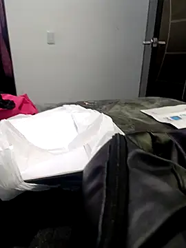 Snapshot of crazy_penis chatting on November 27, 6:54 pm crazy penis online show from November 27, 6:54 pm