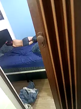 Snapshot of crazy_penis chatting on November 29, 3:04 pm crazy penis online show from November 29, 3:04 pm