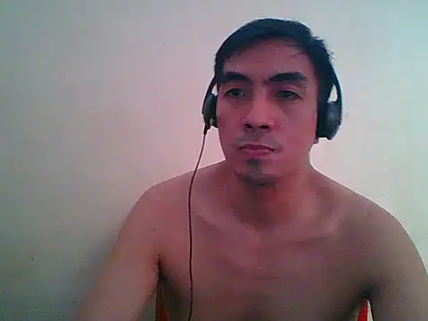Snapshot of Cassanova182 chatting on November 11, 2:00 am Cassanova182 online show from November 11, 2:00 am