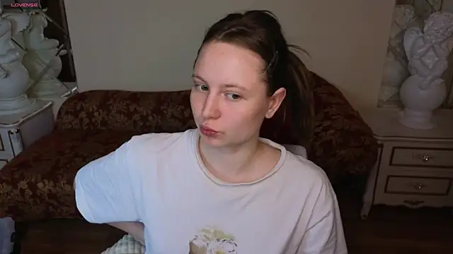 Snapshot of HolyBabyDoll chatting on November 26, 11:50 pm HolyBabyDoll online show from November 26, 11:50 pm