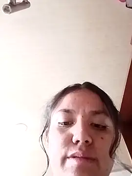 Snapshot of iriss_05 chatting on December 4, 11:30 am iriss 05 online show from December 4, 11:30 am