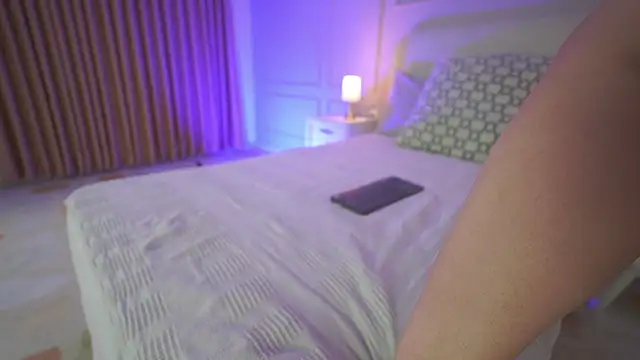 Snapshot of hanna__w chatting on July 12, 3:41 am hanna w online show from July 12, 3:41 am