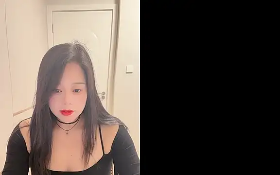 Snapshot of cici_bbyy chatting on December 1, 7:02 am cici bbyy online show from December 1, 7:02 am