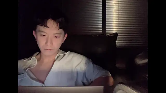 Snapshot of CouplingCry chatting on November 30, 2:54 pm CouplingCry online show from November 30, 2:54 pm