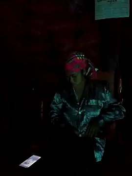 Snapshot of Mabel-122 chatting on November 11, 2:00 am Mabel-122 online show from November 11, 2:00 am