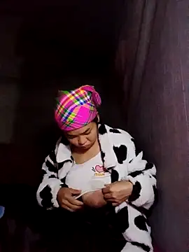 Snapshot of Mabel-122 chatting on November 18, 4:06 am Mabel-122 online show from November 18, 4:06 am