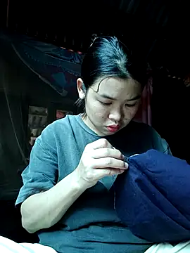 Snapshot of Mabel-122 chatting on December 3, 3:03 am Mabel-122 online show from December 3, 3:03 am