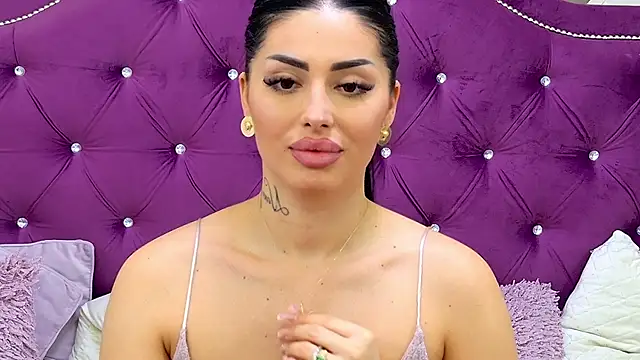 Victoria Bonie online show from December 4, 5:06 am