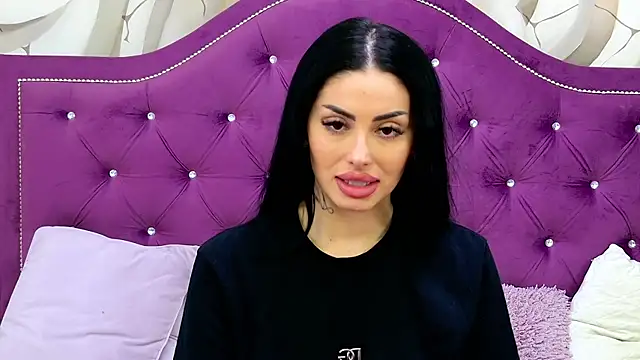 Victoria Bonie online show from December 5, 4:32 am