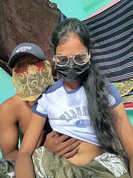 Snapshot of leenaboy@xh chatting on November 14, 4:00 am leenaboyxh online show from November 14, 4:00 am