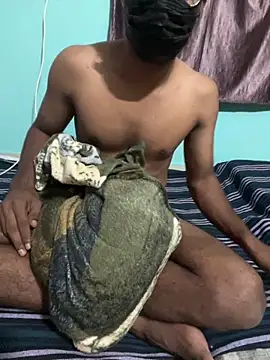 Snapshot of leenaboy@xh chatting on November 25, 6:19 pm leenaboyxh online show from November 25, 6:19 pm