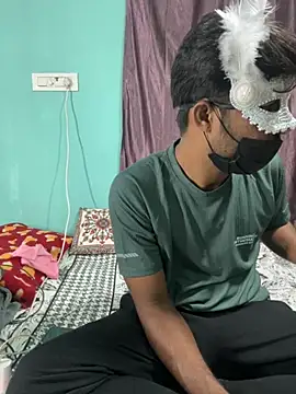 Snapshot of leenaboy@xh chatting on November 29, 4:21 pm leenaboyxh online show from November 29, 4:21 pm